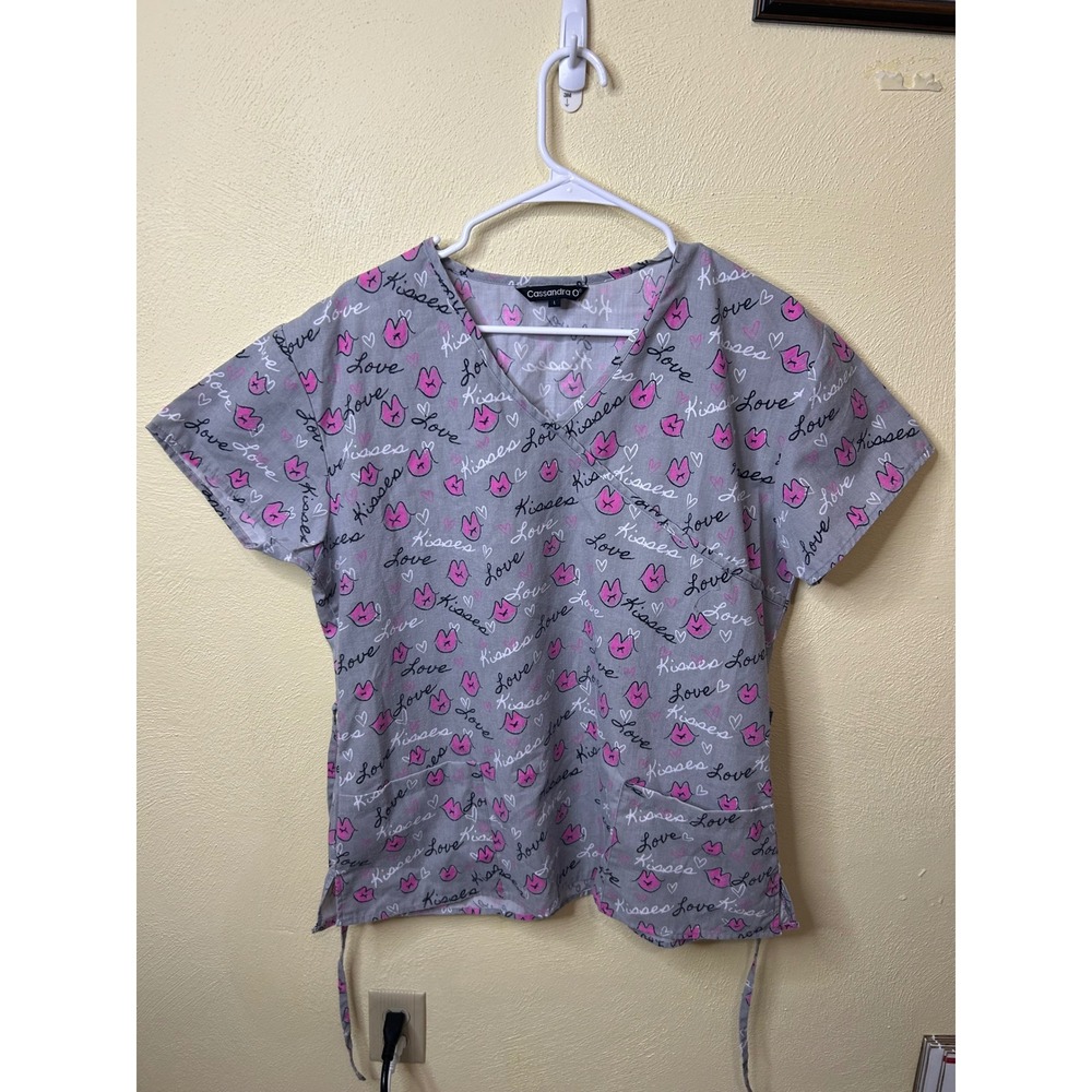 Cassandra O Grey Love Kisses Lips Print V-Neck Scrub Top Medical Uniform Large